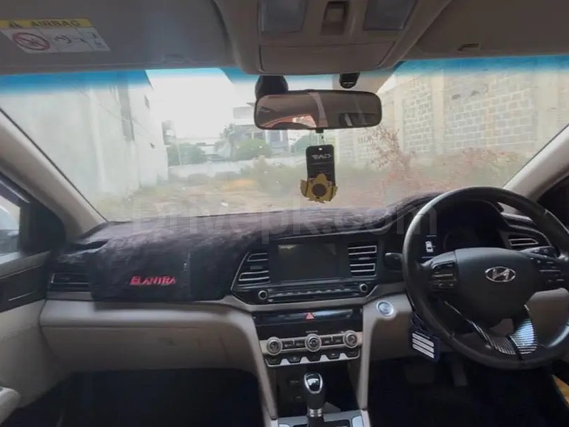 Hyundai Elantra 2021