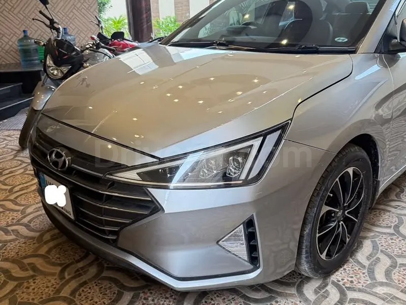 Hyundai Elantra 2022