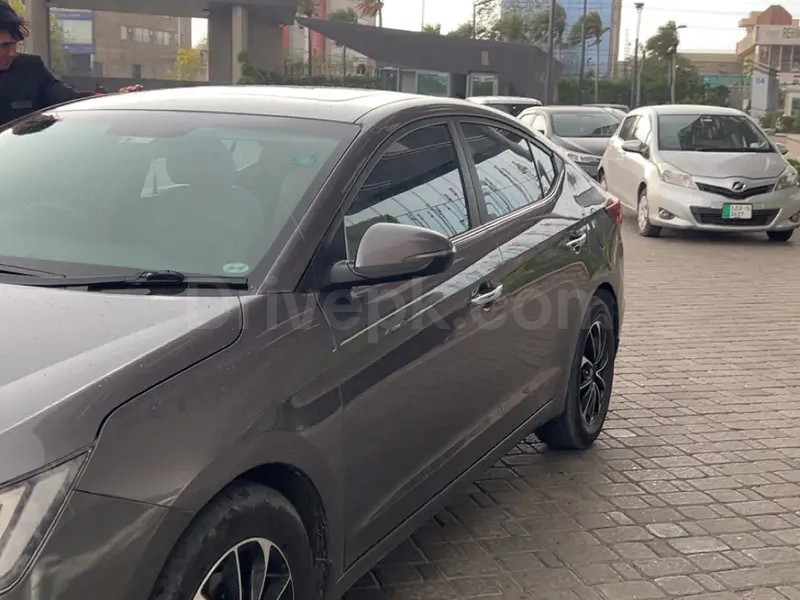 Hyundai Elantra 2021