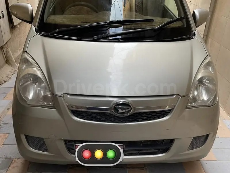 Daihatsu Mira 2011