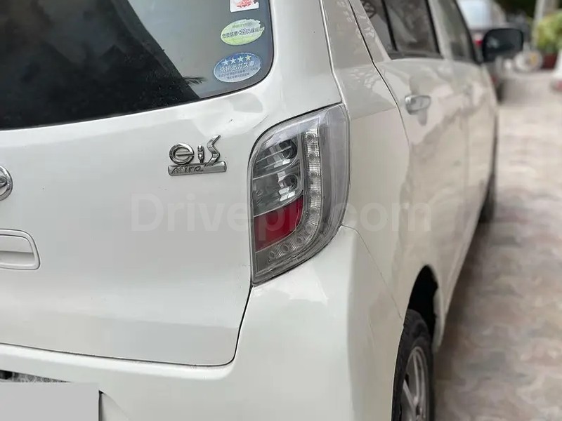 Daihatsu Mira 2014