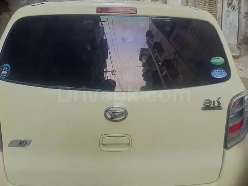Daihatsu Mira 2015
