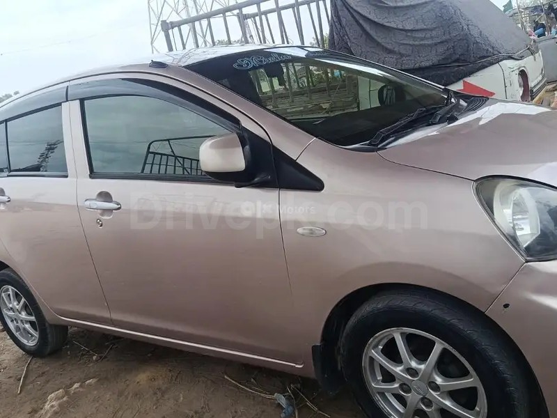 Daihatsu Mira 2013