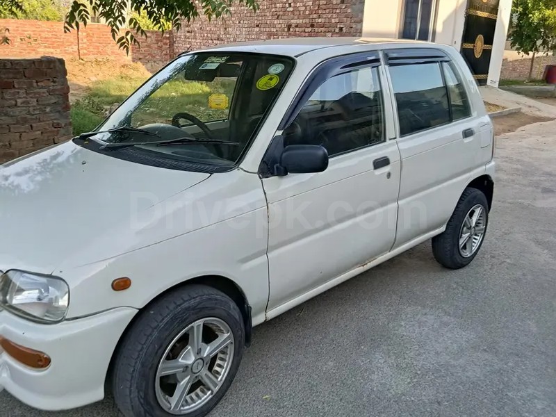 Daihatsu Cuore 2002