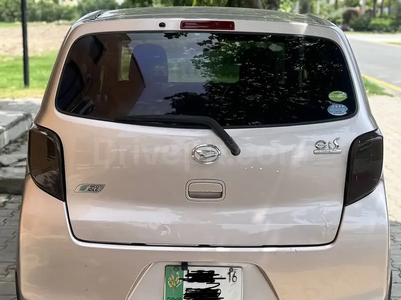 Daihatsu Mira 2012