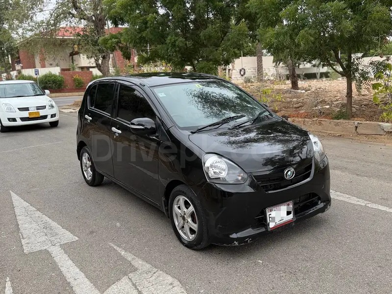 Daihatsu Mira 2012