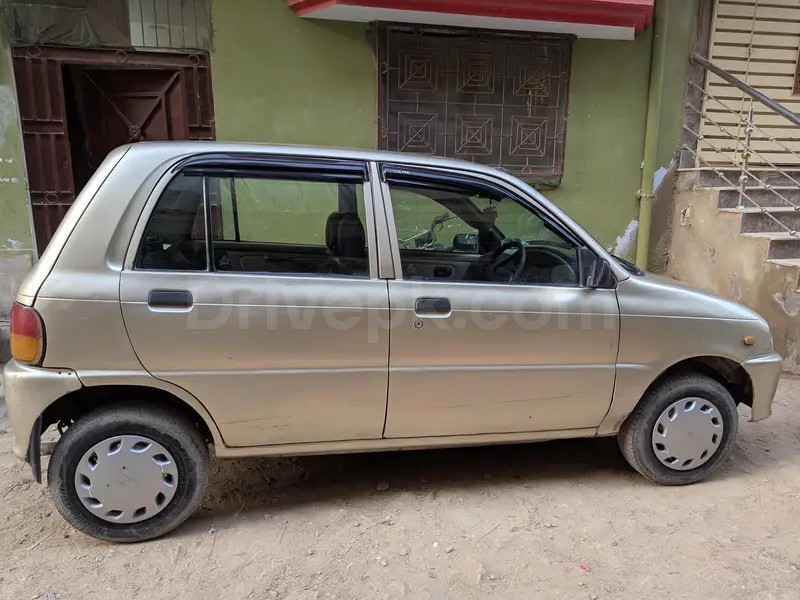 Daihatsu Cuore 2011