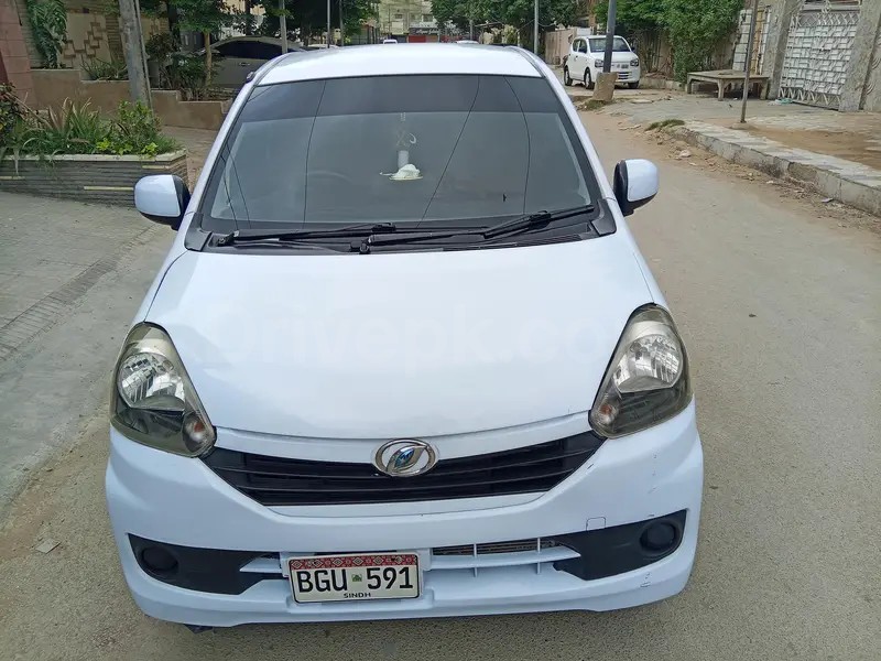 Daihatsu Mira 2013
