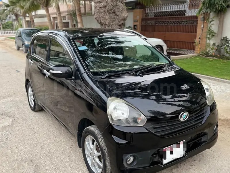 Daihatsu Mira 2011