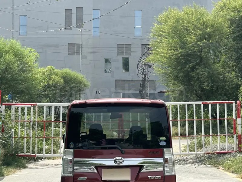 Daihatsu Tanto 2014