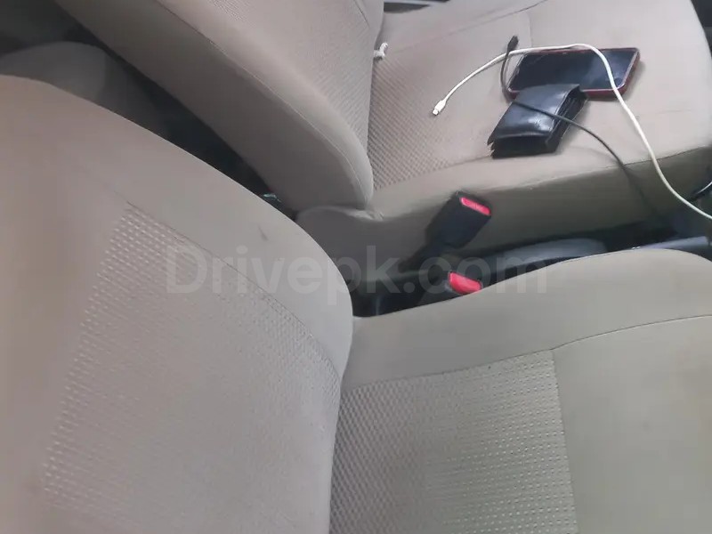 Daihatsu Mira 2012