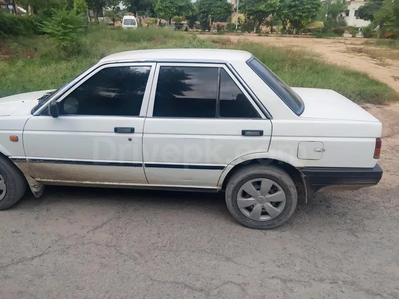 Nissan Sunny 1988