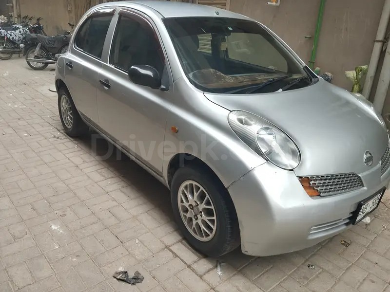 Nissan March 2003