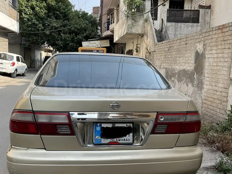 Nissan Sunny 2000