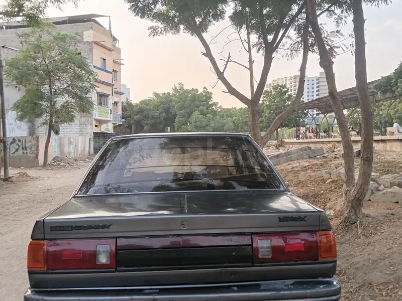 Nissan Sunny 1990