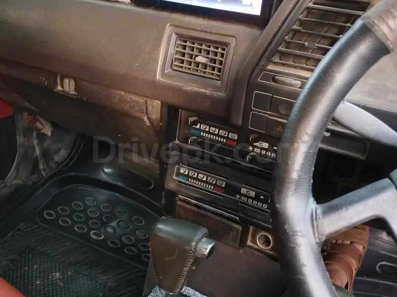Nissan Sunny 1987
