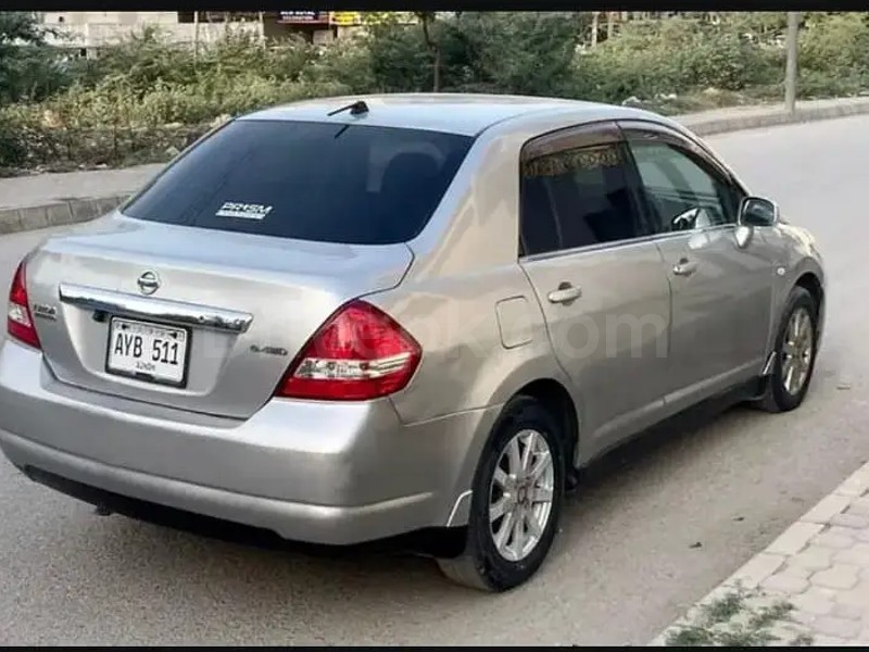 Nissan Tiida 2007