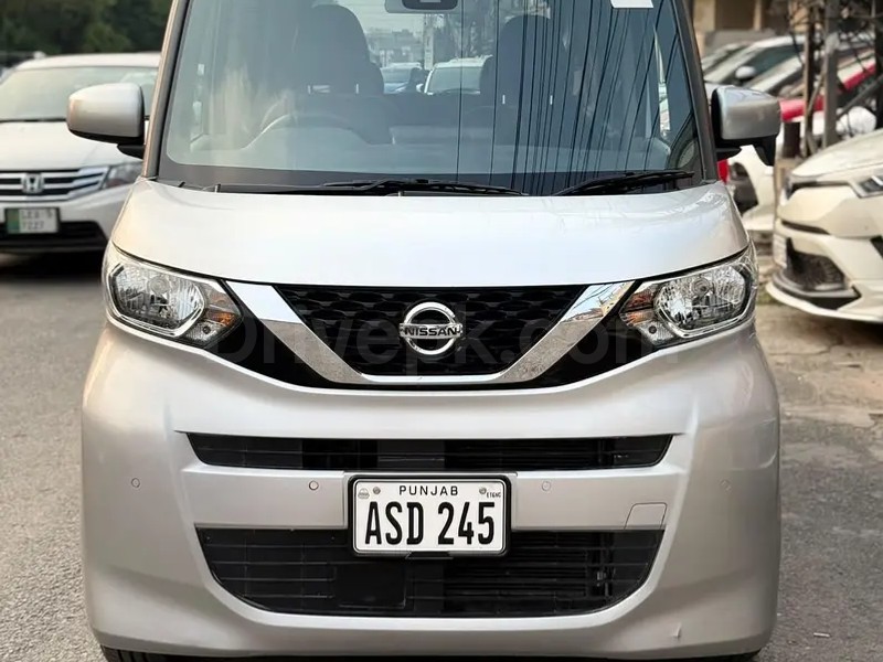 Nissan Roox 2021