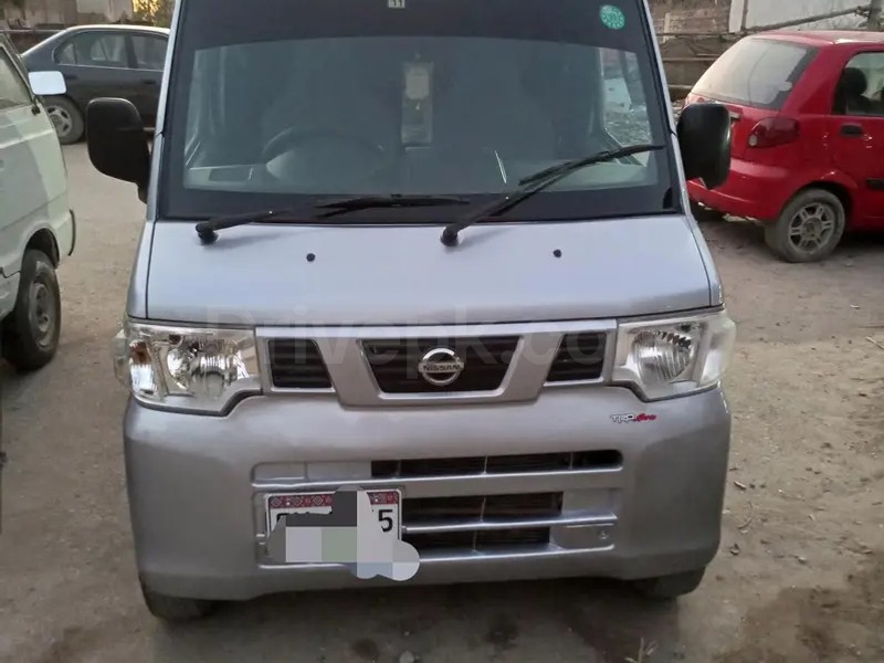 Nissan Clipper 2012