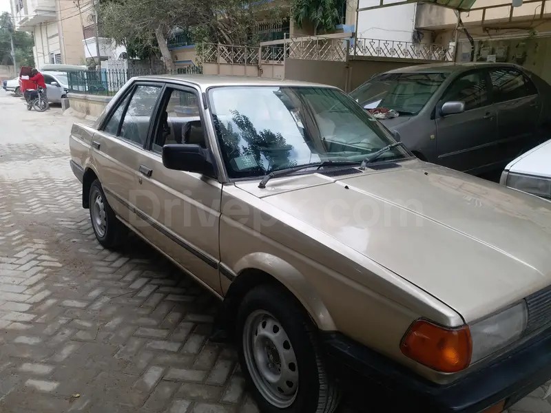 Nissan Sunny 1990