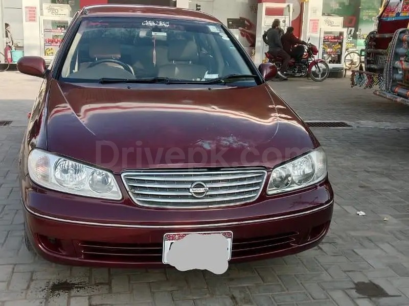 Nissan Sunny 2005
