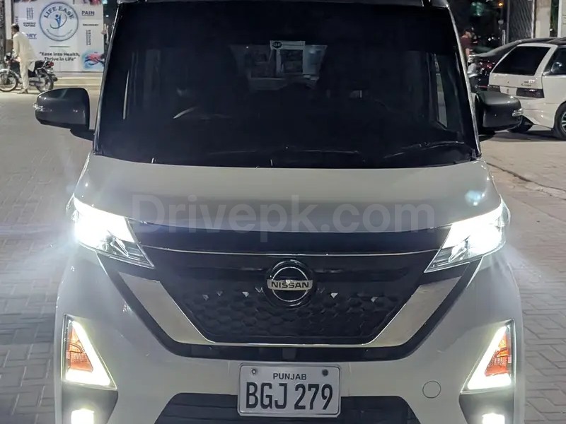 Nissan Roox 2021
