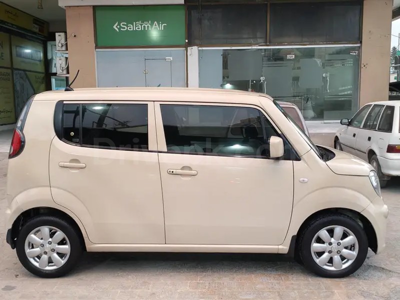 Nissan Moco 2014