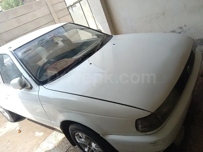 Nissan Sunny 1990
