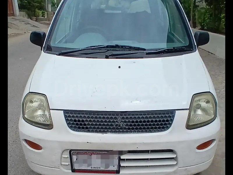 Mitsubishi Minica 2008