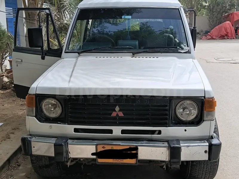 Mitsubishi Pajero 1985