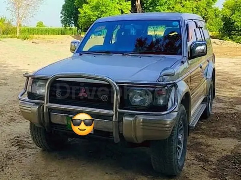 Mitsubishi Pajero 1991
