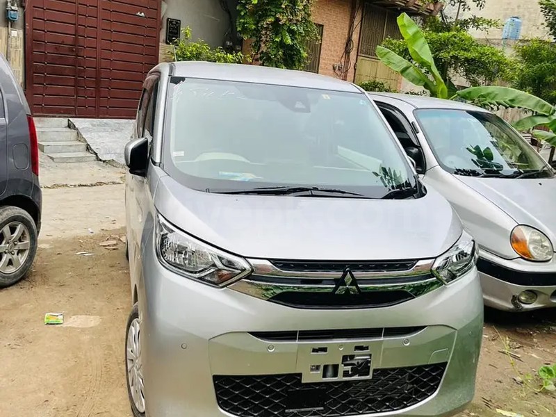 Mitsubishi Ek Wagon 2025