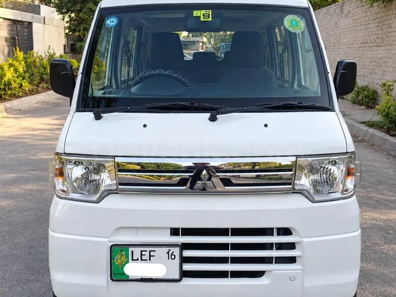 Mitsubishi Minicab Bravo 2016