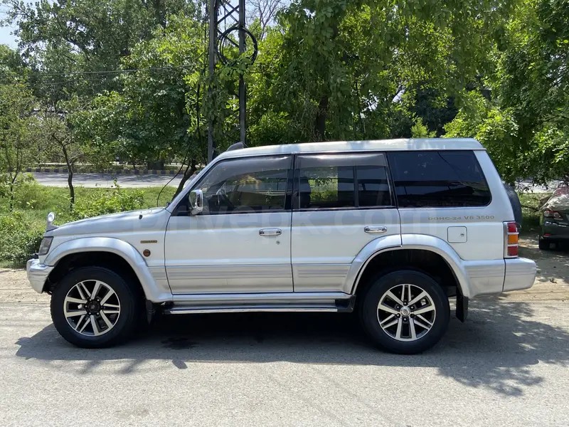 Mitsubishi Pajero 1995