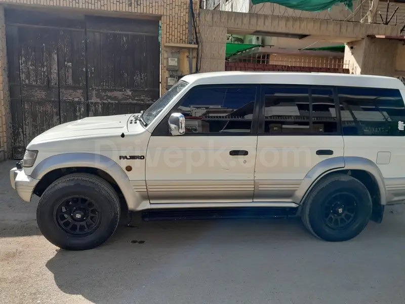 Mitsubishi Pajero 1992