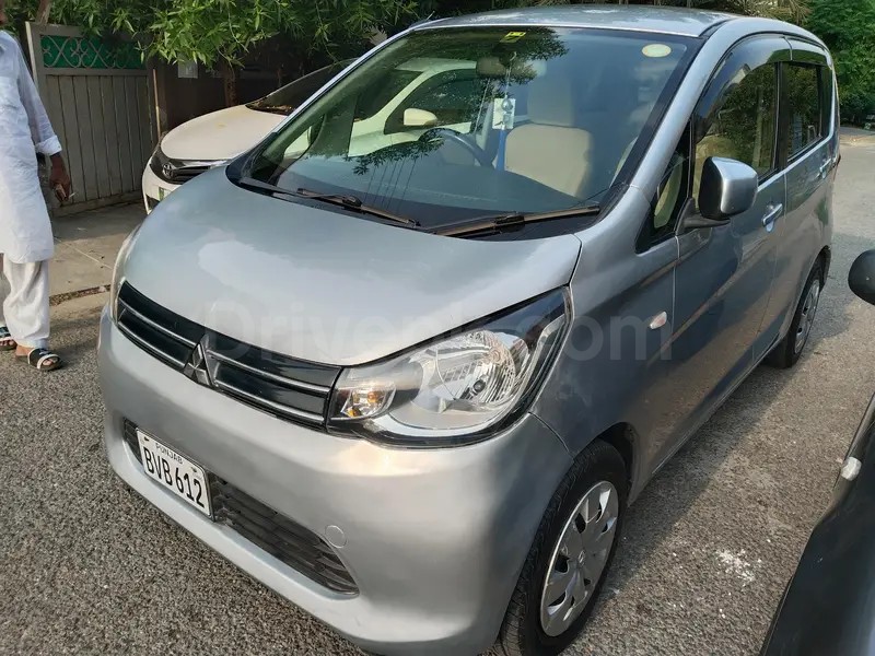 Mitsubishi Ek Wagon 2013