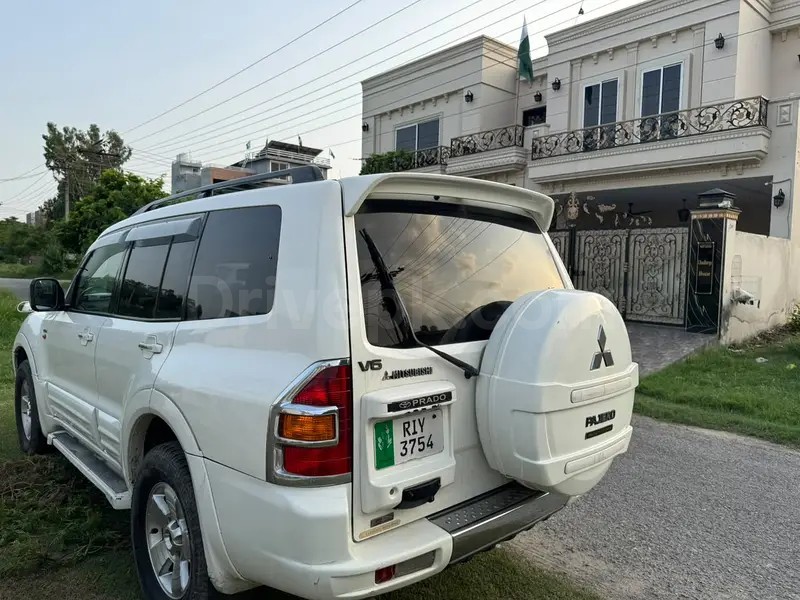 Mitsubishi Pajero 2000