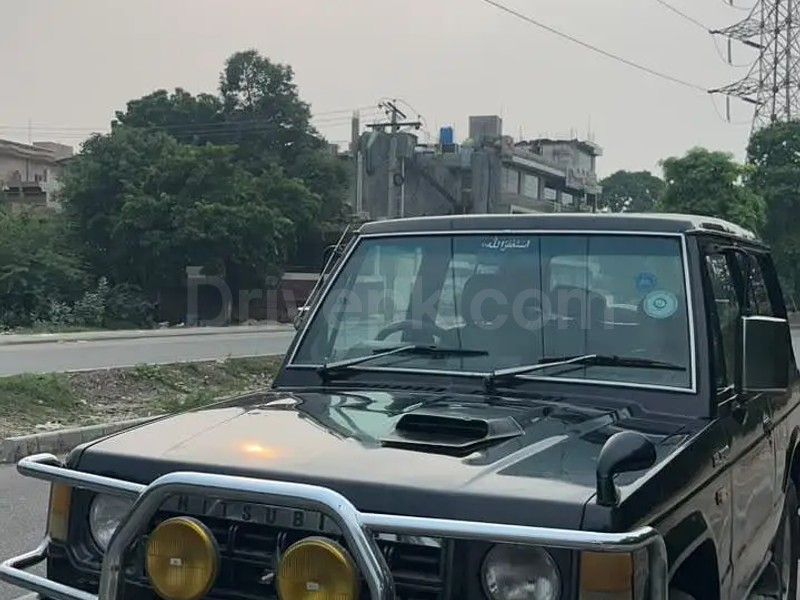 Mitsubishi Pajero 1989