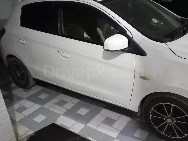 Mitsubishi Mirage 2012