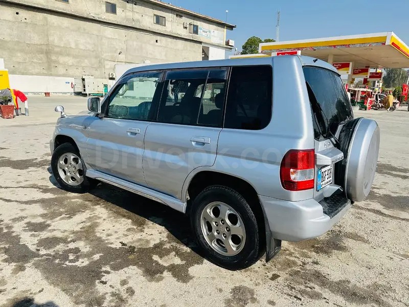 Mitsubishi Pajero 2003