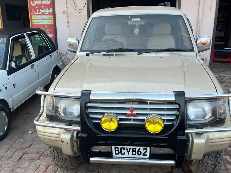 Mitsubishi Pajero 1992