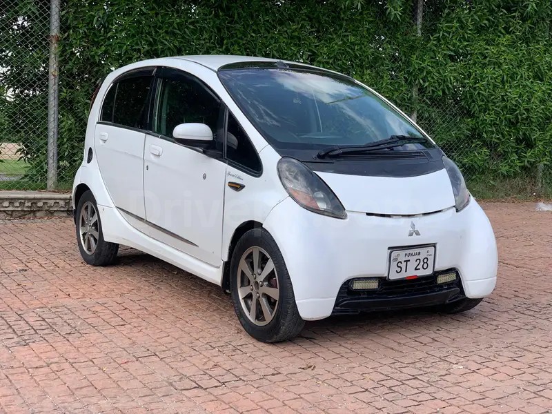 Mitsubishi I Mivec 2013