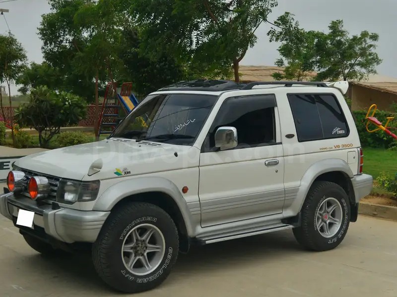 Mitsubishi Pajero 1992