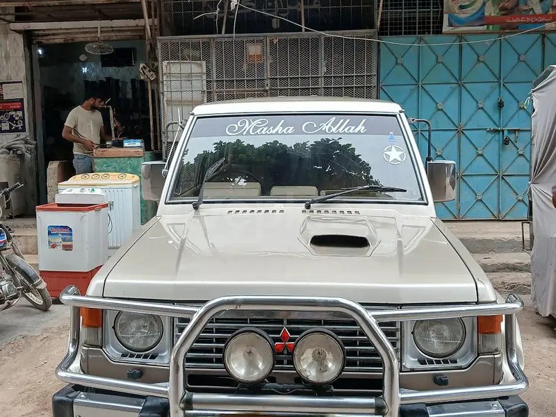 Mitsubishi Pajero 1991
