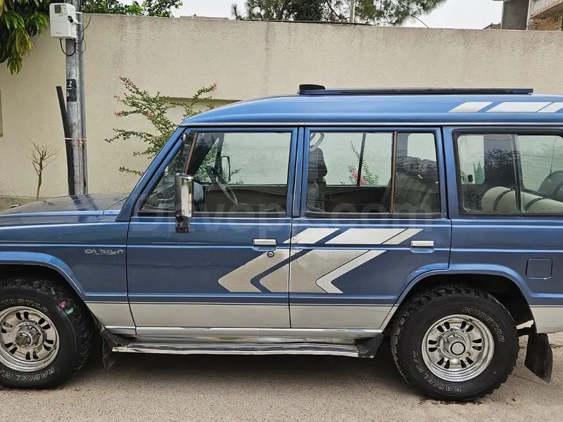 Mitsubishi Pajero 1990