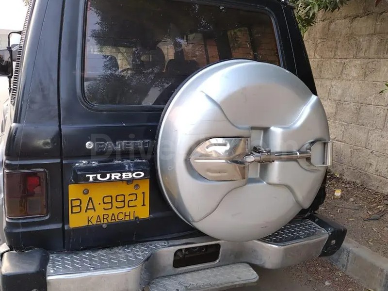 Mitsubishi Pajero 1987