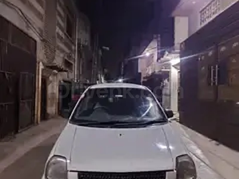 Mitsubishi Minica 2012