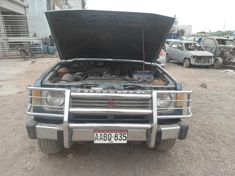 Mitsubishi Pajero 1991