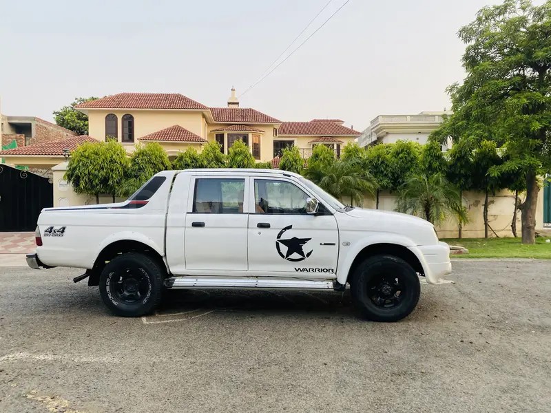 Mitsubishi L200 2006