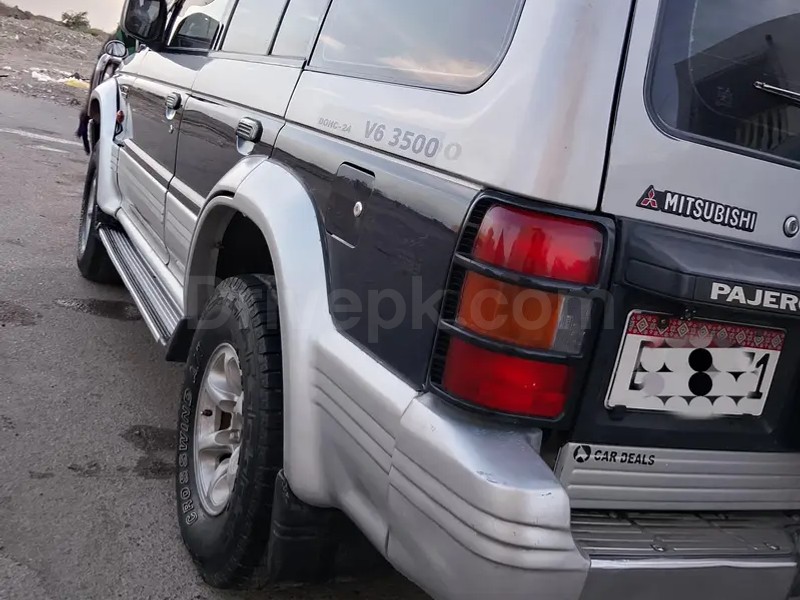 Mitsubishi Pajero 1995
